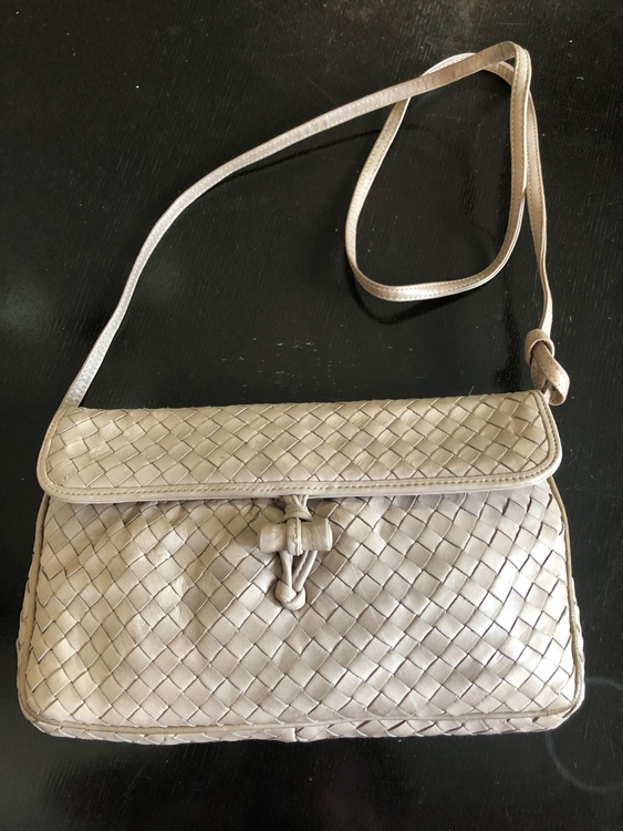 ボッテガ・ヴェネタ  （ブランドバッグ）の商品画像 - 査定依頼日：2025年10月26日 - 最高査定価格：30,000円