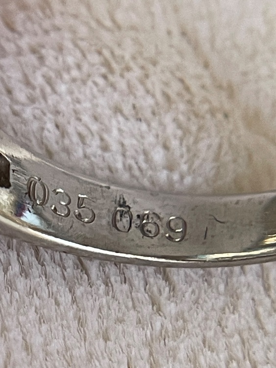 PT900 リング　エメラルド0.35 MD0.69 7.46g（金・貴金属）の商品画像 - 査定依頼日：2025年8月21日 - 最高査定価格：47,000円