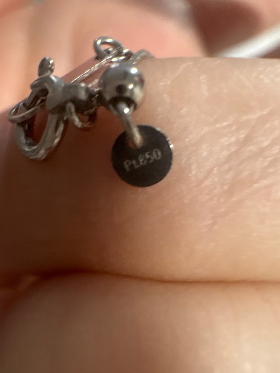 プラチナダイヤモンドネックレス（金・貴金属）の商品画像 - 査定依頼日：2025年11月15日 - 最高査定価格：15,000円