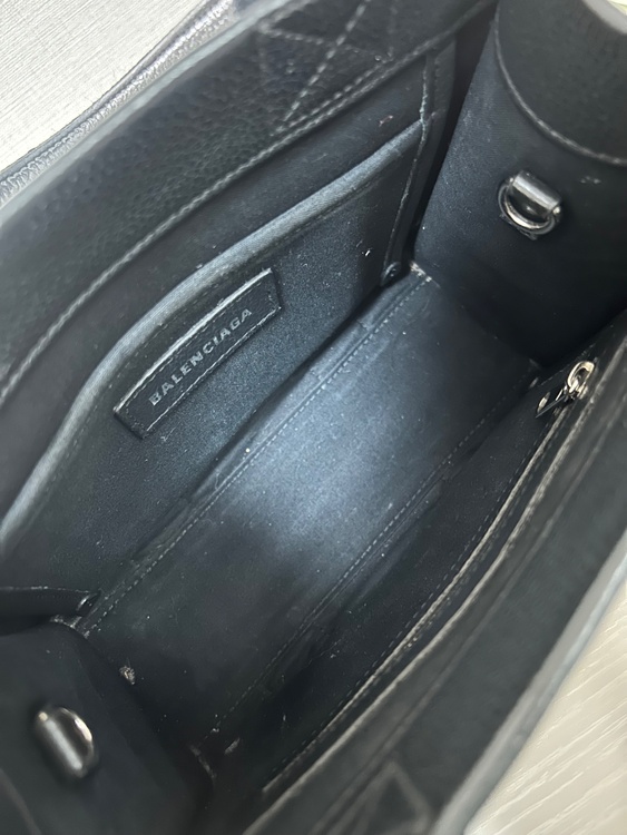 バレンシアガ  （ブランドバッグ）の商品画像 - 査定依頼日：2026年4月15日 - 最高査定価格：70,000円