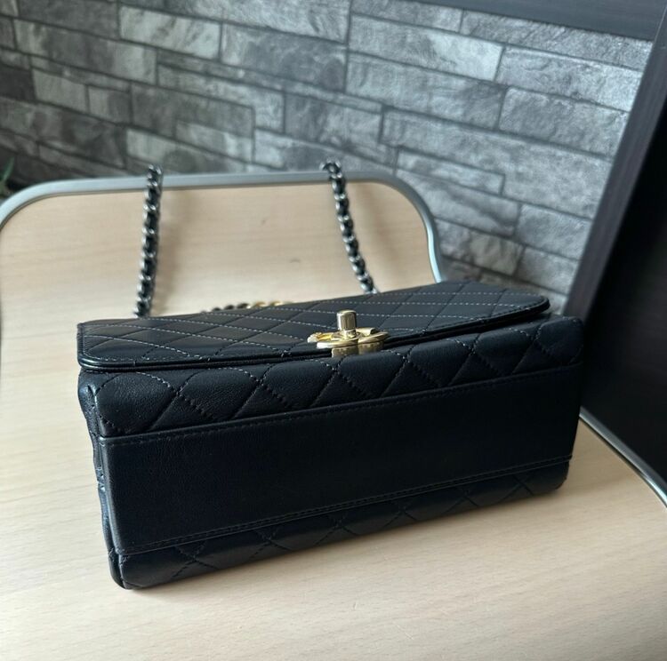 トップハンドルチェーンショルダー（ブランドバッグ）の商品画像 - 査定依頼日：2025年6月11日 - 最高査定価格：400,000円