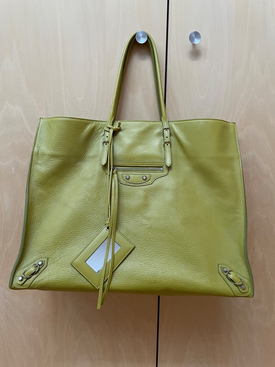 ジップアラウンド　A4   イエロー（古着・ファッション）の商品画像 - 査定依頼日：2026年3月23日 - 最高査定価格：43,000円