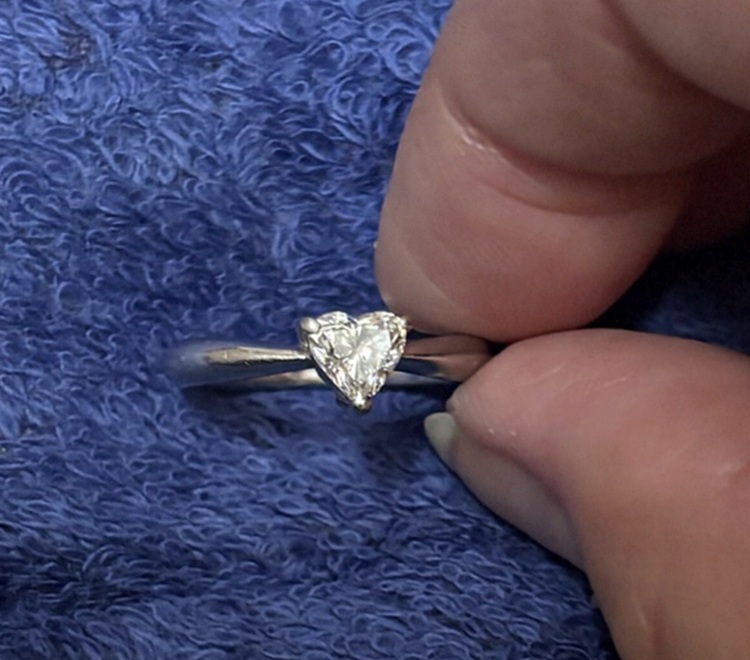 ダイヤの指輪（金・貴金属）の商品画像 - 査定依頼日：2025年9月6日 - 最高査定価格：100,000円