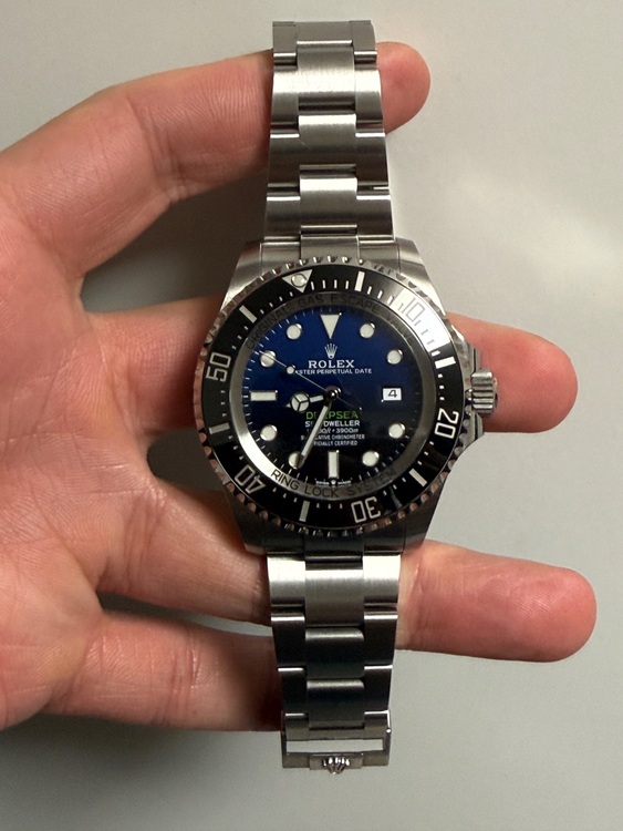 シードゥエラー・ディープシー（Ref.126660）（高級時計）の商品画像 - 査定依頼日：2025年7月18日 - 最高査定価格：1,800,000円