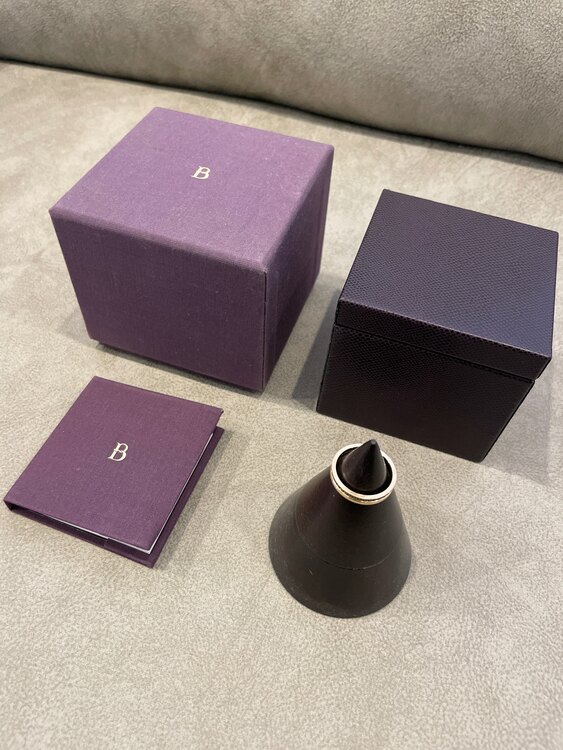 ブシュロン（金・貴金属）の商品画像 - 査定依頼日：2024年12月11日 - 最高査定価格：100,000円