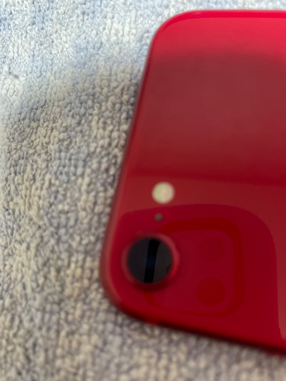 iPhone SE (第 2 世代) 64GB SIMフリー（スマホ）の商品画像 - 査定依頼日：2026年4月1日 - 最高査定価格：13,000円