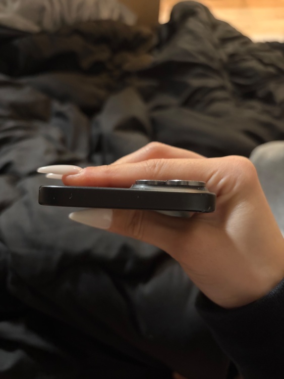 iPhone 15 128GB au（スマホ）の商品画像 - 査定依頼日：2026年4月14日 - 最高査定価格：71,000円