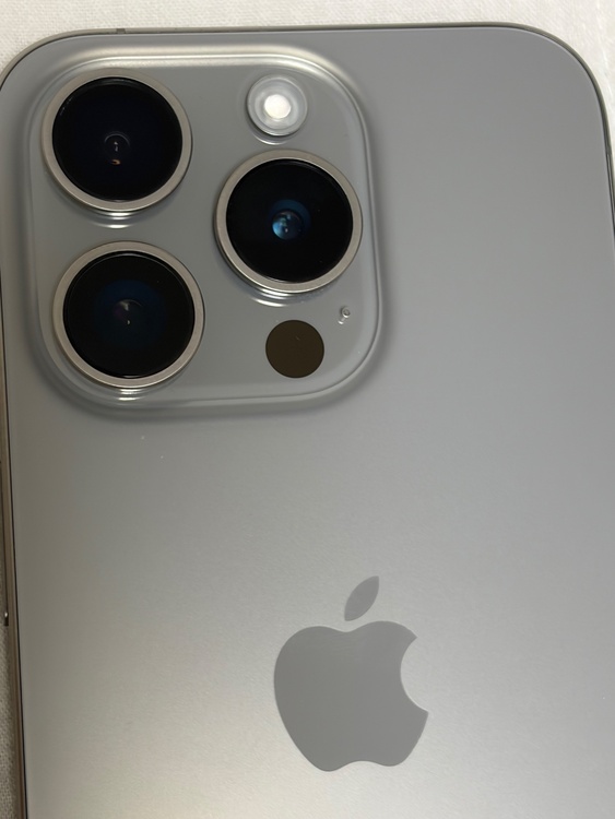 iPhone iPhone 15 Pro 256GB SIMフリー（スマホ）の商品画像 - 査定依頼日：2026年9月22日 - 最高査定価格：92,000円