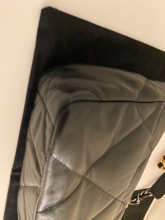 CHANEL19ハンドバッグ（ブランドバッグ）の商品画像 - 査定依頼日：2025年6月29日 - 最高査定価格：500,000円