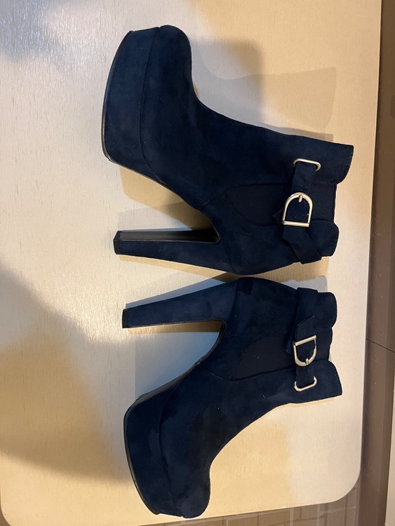 ブーツ、（古着・ファッション）の商品画像 - 査定依頼日：2026年2月5日 - 最高査定価格：100,000円