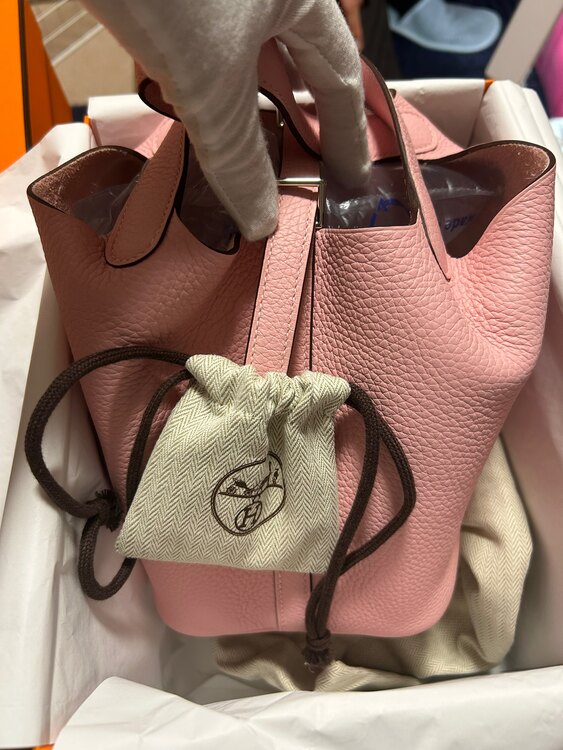 ピコタンロック18（ブランドバッグ）の商品画像 - 査定依頼日：2025年4月21日 - 最高査定価格：560,000円