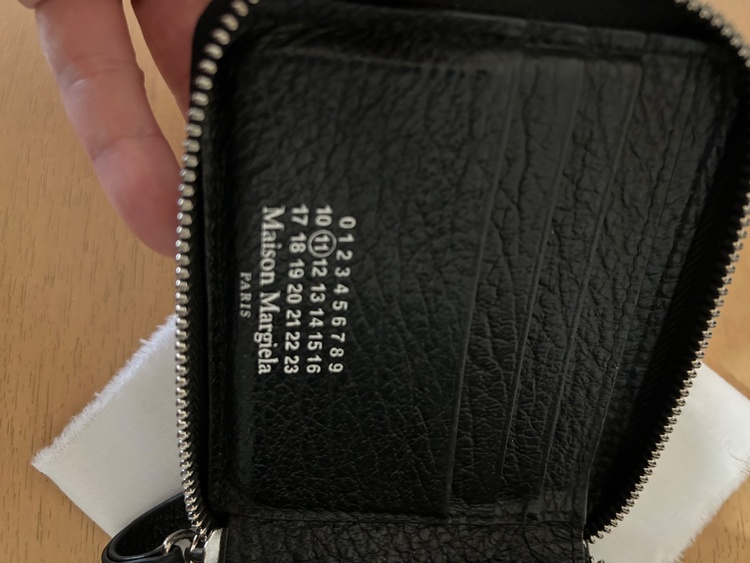 財布（古着・ファッション）の商品画像 - 査定依頼日：2026年2月8日 - 最高査定価格：100,000円