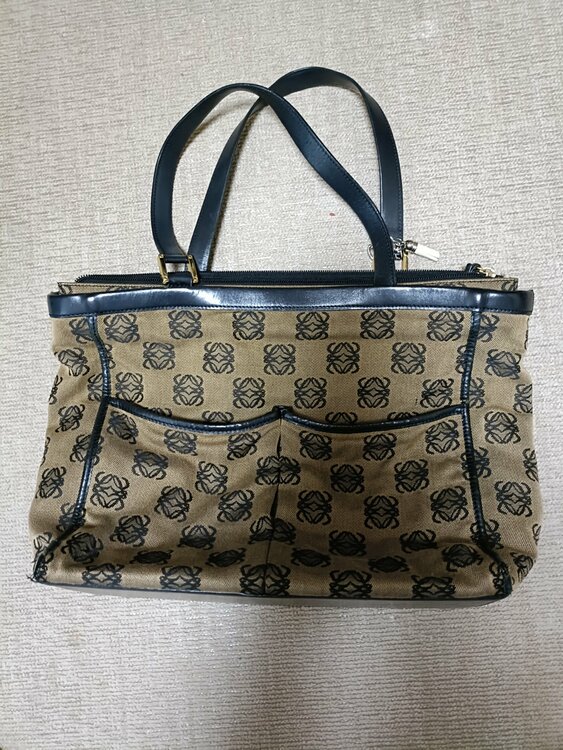 ロエベ（ブランドバッグ）の商品画像 - 査定依頼日：2026年9月7日 - 最高査定価格：12,000円