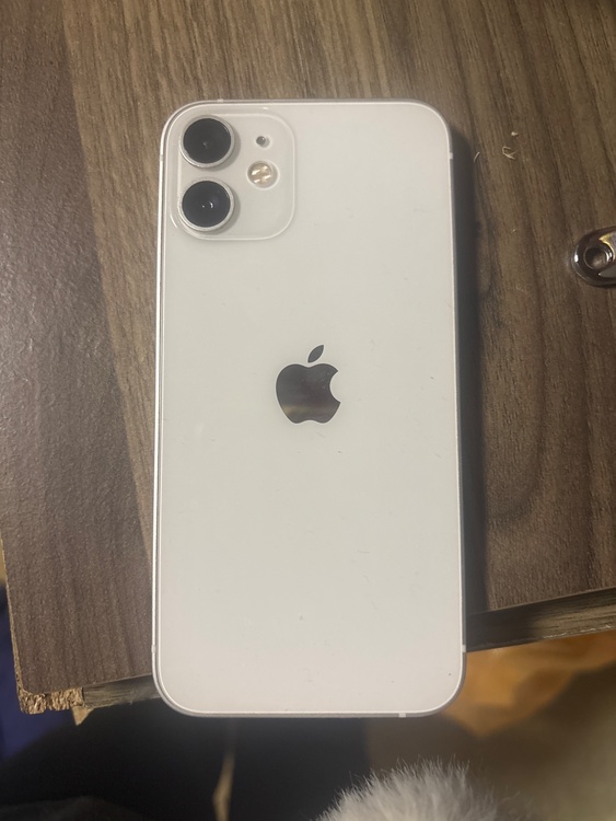 iPhone 12 mini 128GB au（スマホ）の商品画像 - 査定依頼日：2026年1月19日 - 最高査定価格：18,000円