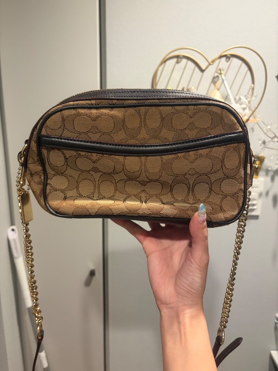  COACHチェーンショルダー バッグ F28959 シグネチャーチェーンバック（ブランドバッグ）の商品画像 - 査定依頼日：2026年5月6日 - 最高査定価格：2,500円