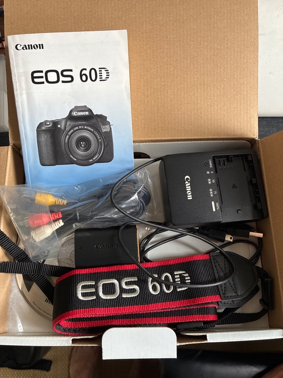 60D（カメラ）の商品画像 - 査定依頼日：2026年9月6日 - 最高査定価格：12,000円