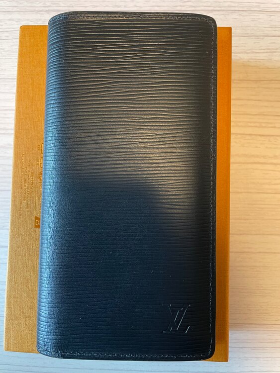 ルイヴィトン エピ （ブランドバッグ）の商品画像 - 査定依頼日：2025年4月29日 - 最高査定価格：30,000円