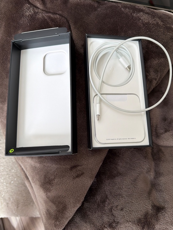 13プロ　256 SIMフリー（スマホ）の商品画像 - 査定依頼日：2026年2月27日 - 最高査定価格：49,000円