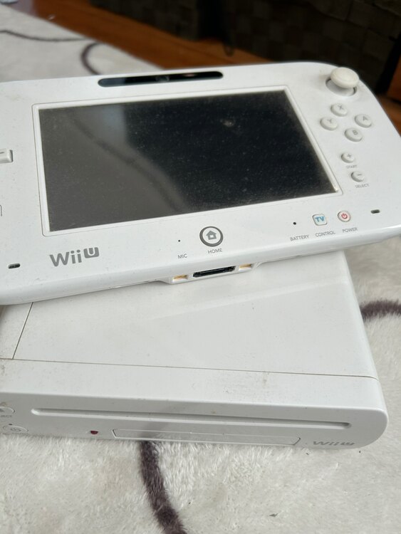 WiiU（ゲーム機本体・ゲームソフト）の商品画像 - 査定依頼日：2023年12月2日 - 最高査定価格：500円