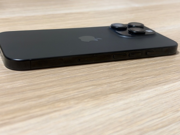 iPhone iPhone 16 Pro 512GB SIMフリー（スマホ）の商品画像 - 査定依頼日：2026年9月20日 - 最高査定価格：130,500円