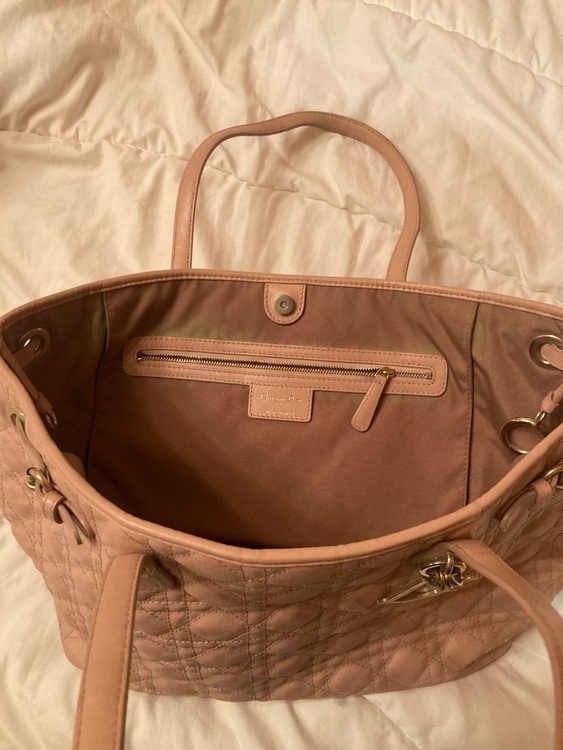 ディオールバック（ブランドバッグ）の商品画像 - 査定依頼日：2025年7月14日 - 最高査定価格：92,000円