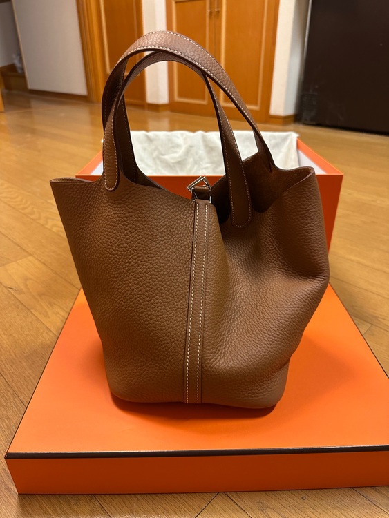 ピコタンロック　22 ゴールド　シルバー金具（ブランドバッグ）の商品画像 - 査定依頼日：2025年6月20日 - 最高査定価格：580,000円