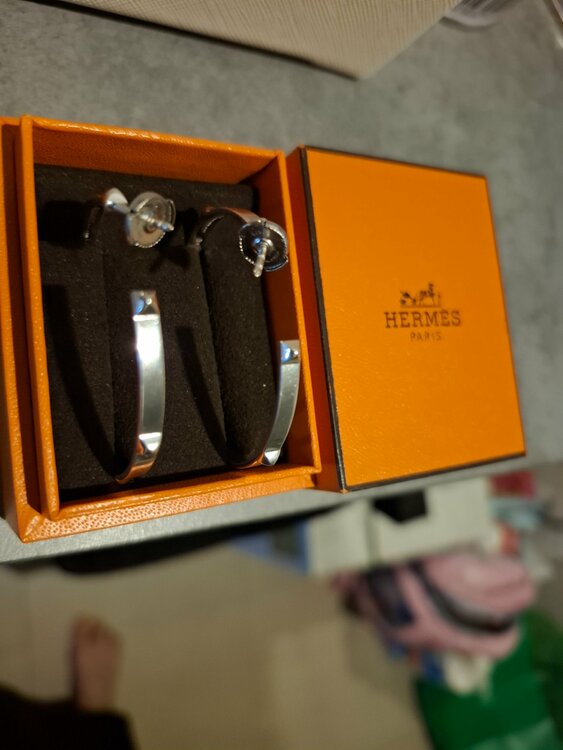 エルメス　ピアス　クレオール 《エルメス・クルー・ドゥ・H》（ブランド財布・小物）の商品画像 - 査定依頼日：2026年7月26日 - 最高査定価格：110,000円