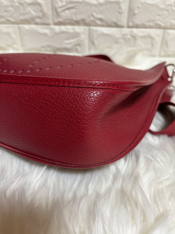 エルメス　エブリン1GM  トリヨンクレマンス　 ルージュアッシュ　⬜︎O（ブランドバッグ）の商品画像 - 査定依頼日：2025年10月30日