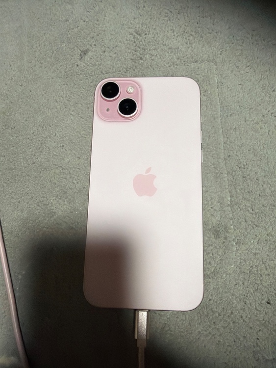iPhone iPhone 15 Plus 256GB Softbank（スマホ）の商品画像 - 査定依頼日：2026年7月16日 - 最高査定価格：80,000円