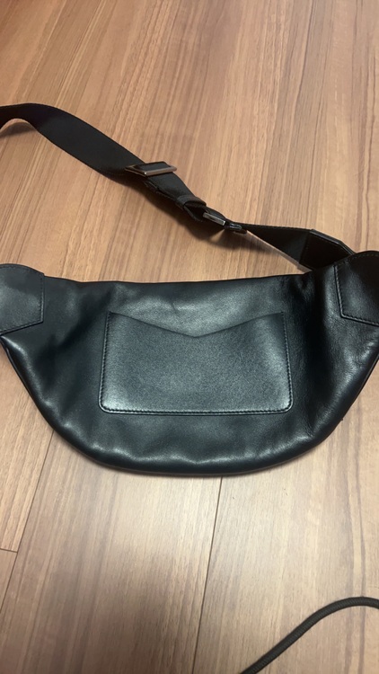 ジミーチュウ  （ブランドバッグ）の商品画像 - 査定依頼日：2025年10月3日 - 最高査定価格：22,000円