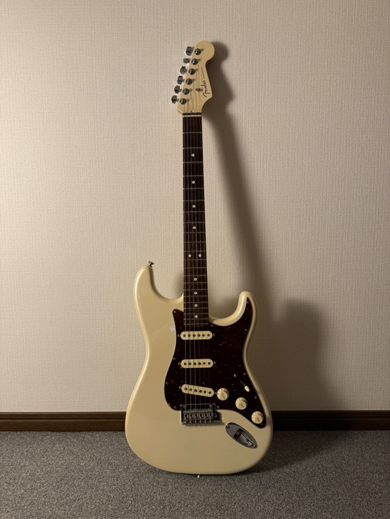 Fender Limited Edition American Showcase（ピアノ・楽器・PA機材）の商品画像 - 査定依頼日：2026年5月4日 - 最高査定価格：160,000円