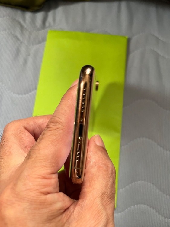 iPhone iPhoneXS 256GB SIMフリー（スマホ）の商品画像 - 査定依頼日：2026年5月31日 - 最高査定価格：8,000円