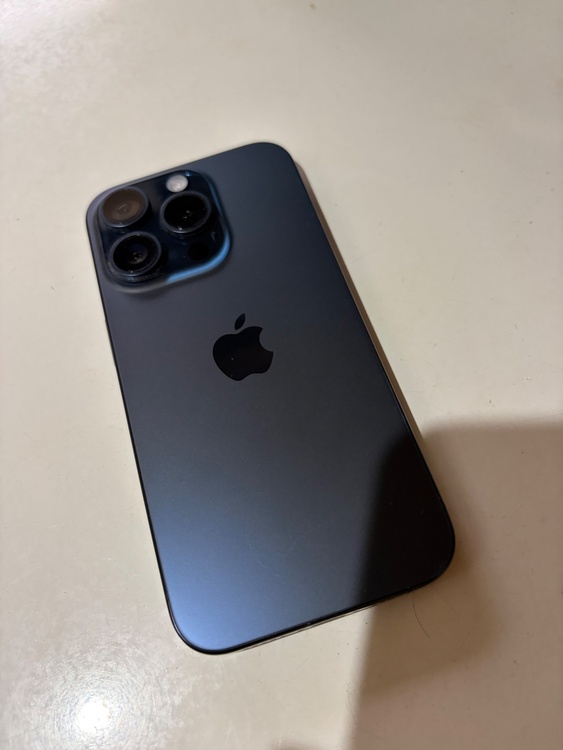 iPhone iPhone 15 Pro 128GB SIMフリー（スマホ）の商品画像 - 査定依頼日：2026年7月1日 - 最高査定価格：49,000円