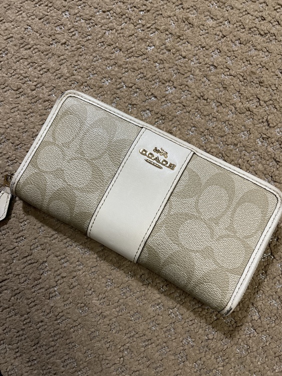 コーチ長財布（ブランド財布・小物）の商品画像 - 査定依頼日：2021年12月11日