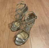 ジミーチュウ  （ブランドバッグ）の商品画像 - 査定依頼日：2024年12月10日 - 最高査定価格：1,000円