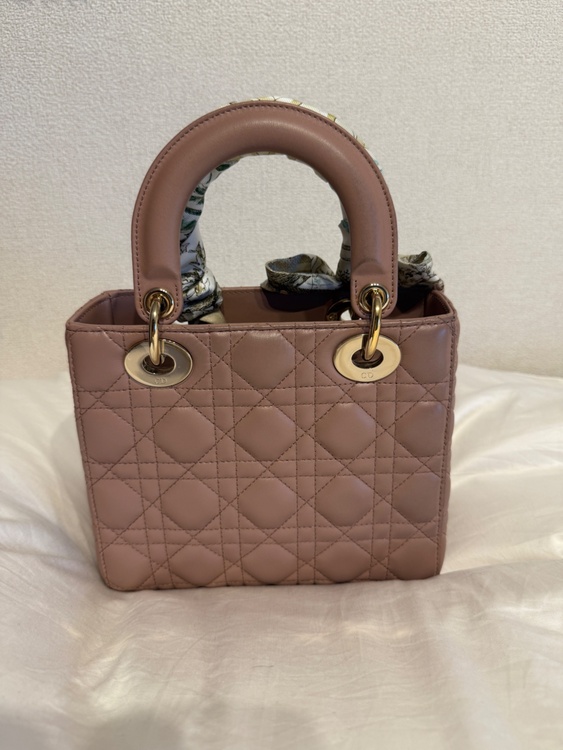 Lady Dior small（ブランドバッグ）の商品画像 - 査定依頼日：2026年8月27日 - 最高査定価格：290,000円