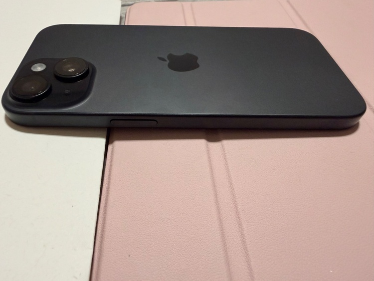 iPhone iPhone 15 128GB SIMフリー（スマホ）の商品画像 - 査定依頼日：2026年7月23日 - 最高査定価格：70,000円
