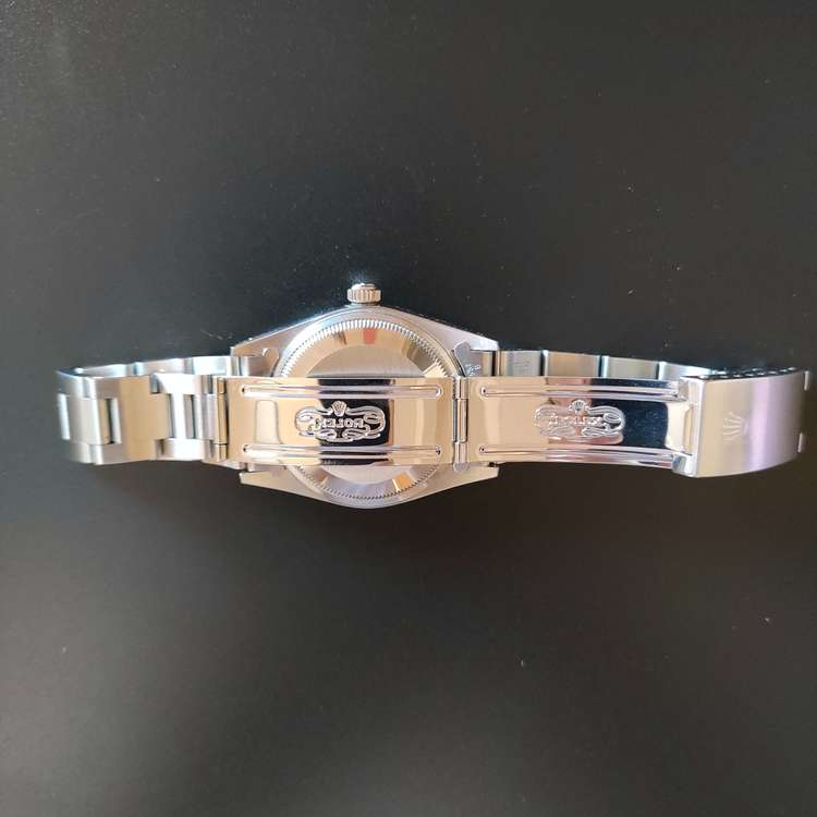 オイスターパーペチュアル デイトRef.15200（高級時計）の商品画像 - 査定依頼日：2022年9月28日 - 最高査定価格：530,000円