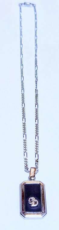 クリスチャン・ディオール　ネックレス　シルバー（金・貴金属）の商品画像 - 査定依頼日：2024年11月15日 - 最高査定価格：10,000円