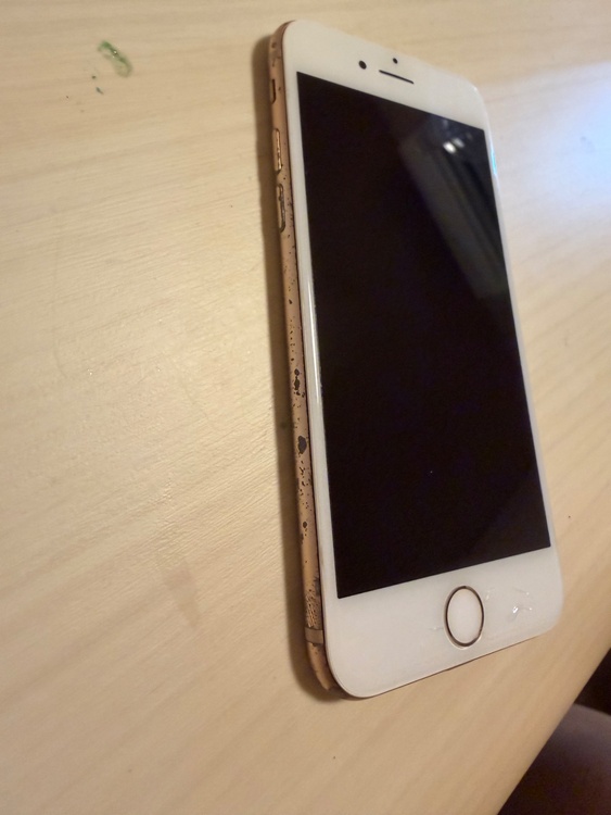 iphone8（スマホ）の商品画像 - 査定依頼日：2026年7月26日 - 最高査定価格：2,000円