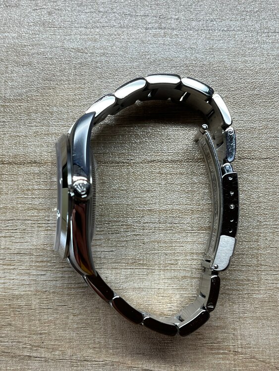 ロレックス エクスプローラー 11427（高級時計）の商品画像 - 査定依頼日：2025年2月3日 - 最高査定価格：880,000円