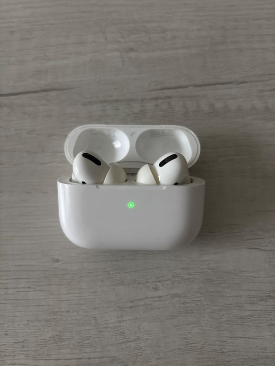 AirPods Pro(A2084)（オーディオ・スピーカー）の商品画像 - 査定依頼日：2025年9月5日 - 最高査定価格：5,000円