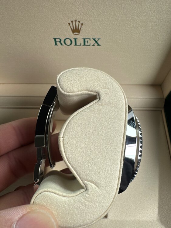 ロレックス GMTマスター 126720（高級時計）の商品画像 - 査定依頼日：2025年5月25日 - 最高査定価格：2,520,000円