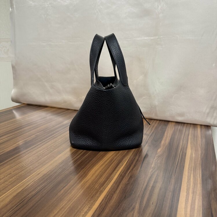 ピコタンPM ブラック（ブランドバッグ）の商品画像 - 査定依頼日：2026年1月30日 - 最高査定価格：330,000円