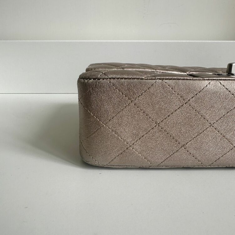 マトラッセ（ブランドバッグ）の商品画像 - 査定依頼日：2025年8月28日 - 最高査定価格：700,000円