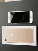 iPhone7 32GB ゴールド　au（スマホ）の商品画像 - 査定依頼日：2022年12月8日 - 最高査定価格：7,300円