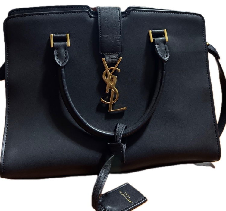 イブサンローラン  （ブランドバッグ）の商品画像 - 査定依頼日：2026年3月21日 - 最高査定価格：60,000円