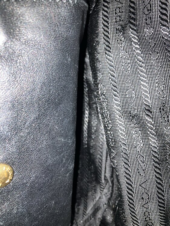 プラダ  （ブランドバッグ）の商品画像 - 査定依頼日：2025年4月25日 - 最高査定価格：20,000円