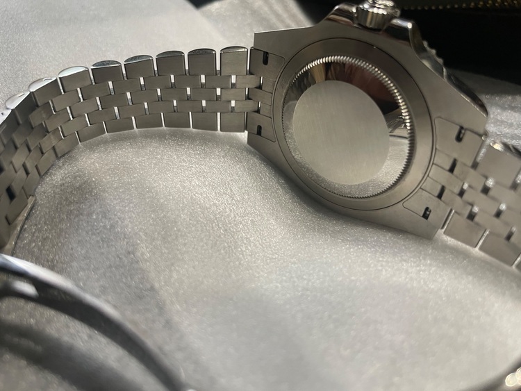 GMTマスター（高級時計）の商品画像 - 査定依頼日：2025年9月13日 - 最高査定価格：2,550,000円