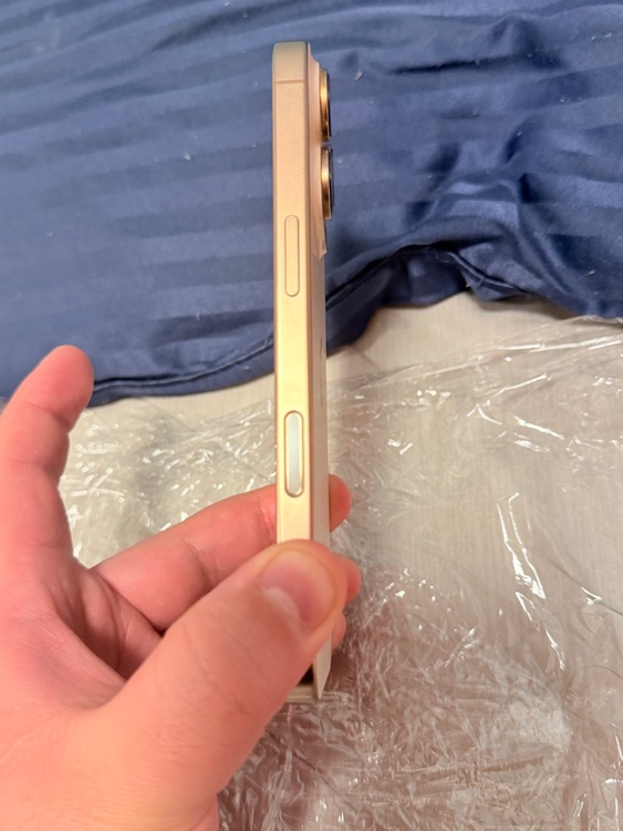 iPhone16Pro（スマホ）の商品画像 - 査定依頼日：2026年1月18日 - 最高査定価格：113,000円